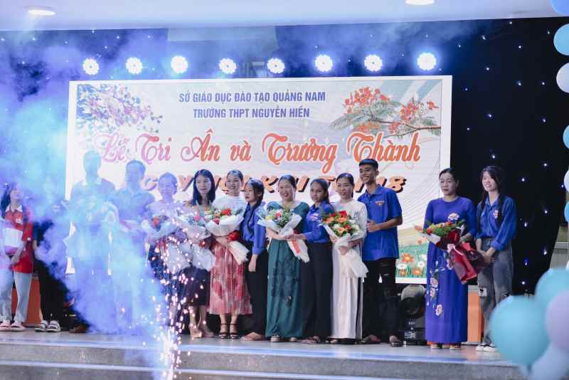 LỄ TRI ÂN VÀ TRƯỞNG THÀNH NĂM HỌC 2022-2023