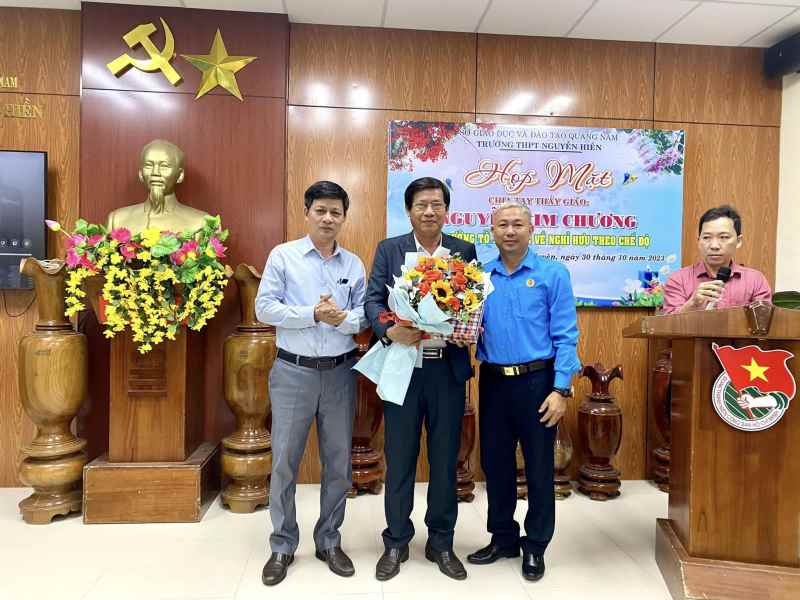 TRI ÂN VÀ CHIA TAY NHÀ GIÁO VỀ HƯU